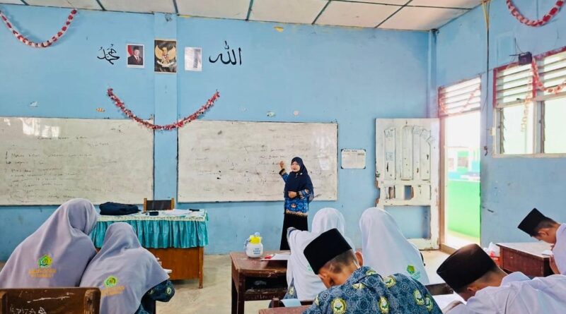 Guru Ekonomi MAN Tanjungbalai Bedah Konsep Dasar Ilmu Ekonomi di Era Digital