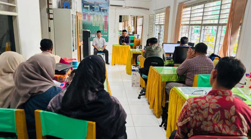 Tingkatkan Mutu Layanan Administrasi, Kepala MAN Tanjungbalai Gelar Rakor Bersama Staf TU
